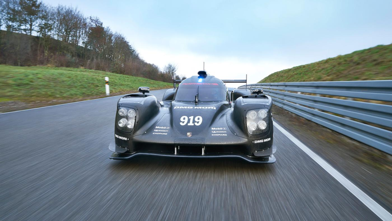 Illustration for article titled Here Are The First Photos Of The 2015 Porsche 919 On Track